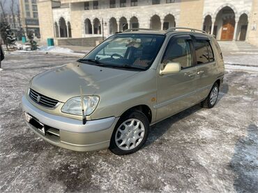 Toyota: Toyota Raum: 2002 г., 1.5 л, Автомат, Бензин, Универсал