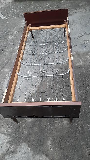 bunk bed: Односпальная кровать с пружинным основанием - Размер: ориентировочно — 1