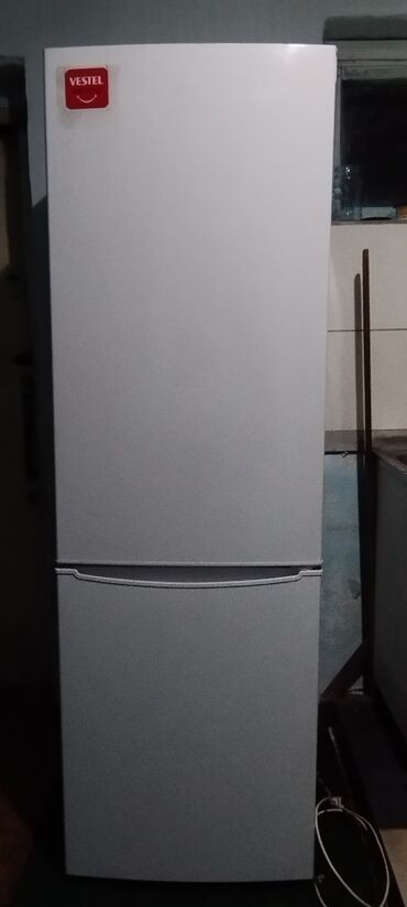 рейтинг встраиваемой техники для кухни: Холодильник Vestel, Б/у, Двухкамерный