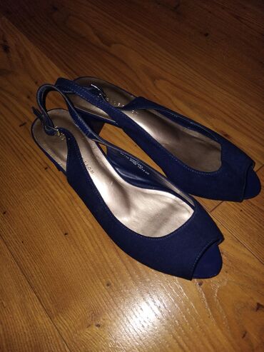 futrola za kljuceve od auta: Sandale, 39