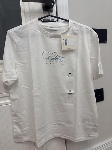 calvin: Qadın T-shirt Calvin Klein - Brend: Calvin Klein Jeans - Rəng: ağ - — 4