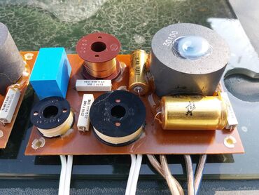 Zvučnici i stereo sistemi: Mb Quart 610-delovi -kutije prazne(bez icega) za 8 — 12