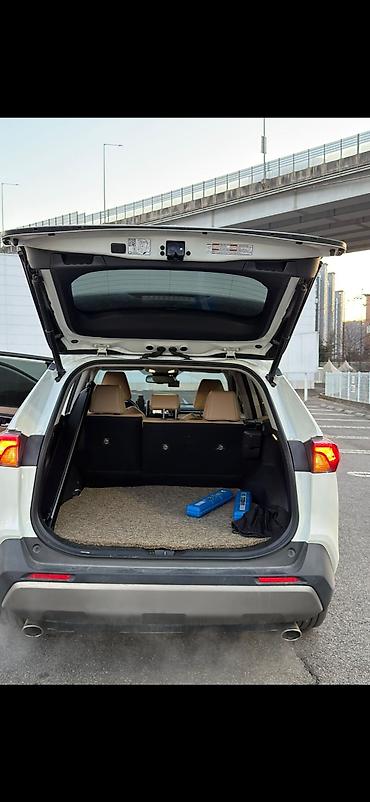 Toyota: Toyota RAV4: 2022 г., 2.5 л, Гибрид, Кроссовер — 12