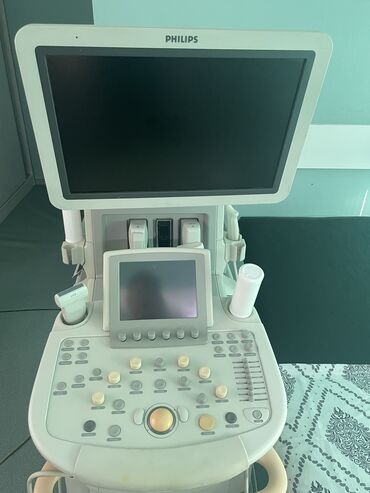 медицинский стол: Продаю срочно УЗИ аппарат Philips iu22 с четырьмя датчиком! в отличном