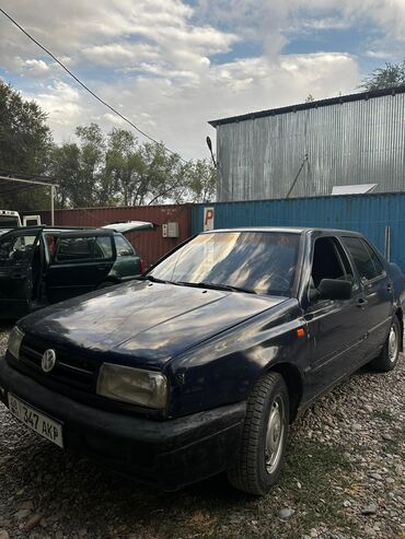 обмен на авто с доплатой: Volkswagen Vento: 1993 г., 1.8 л, Механика, Бензин, Седан