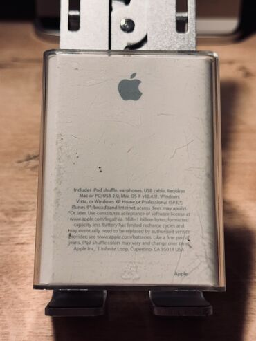 Apple iPhone: Apple iPhone, AirPods, iPod Shuffle qutuları
hərəsinin öz giyməti var — 12