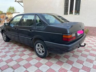 Volkswagen: Volkswagen Passat: 1992 г., 1.8 л, Механика, Бензин, Седан