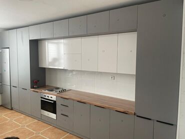 Кухонные гарнитуры: Кухонный гарнитур — 4