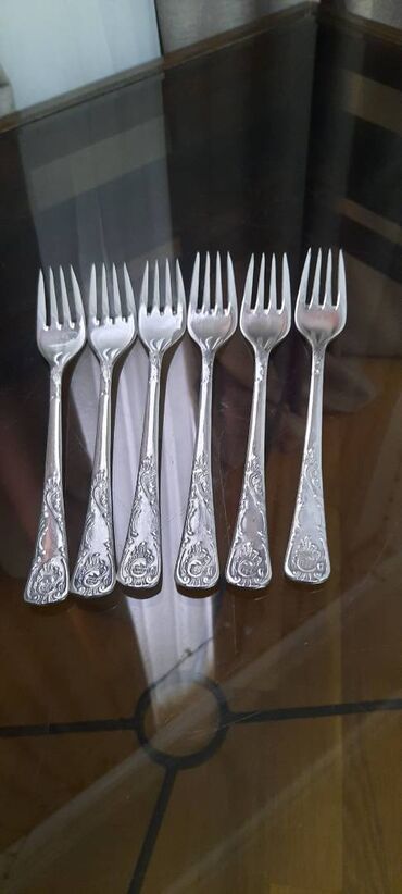 Süfrə ləvazimat dəstləri: Советского времени .Ножи нержавейка 10м .Ножи мельхиор 30м .Ложки — 16