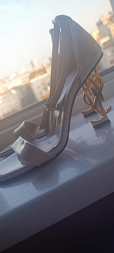 Ženska obuća: Saint Laurent Opium ženske sandale - Model: Opyum YSL Logo Heel — 4