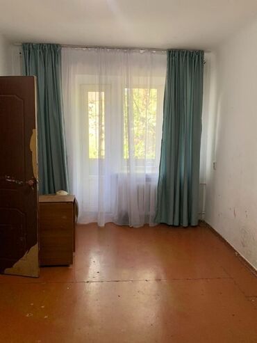 сдаю квартира ошский рынок: 2 комнаты, 40 м², Хрущевка, 2 этаж, Старый ремонт