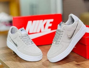 Women's Sneakers and athletic shoes: Nike Air Force
Brojevi od 36 do 44 — 2