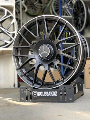 Диски: Литые Диски R 17 AMG, Комплект, отверстий - 5, Новый