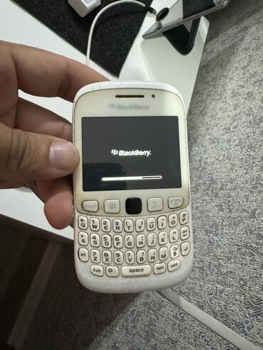 Apple iPhone: Blackberry Curve, 64 GB, rəng - Ağ, Zəmanət, Düyməli, Sənədlərlə