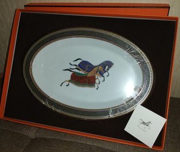 Qab-qacaq və mətbəx ləvazimatlarının alışı: Hermes Cheval d'Orient Fransa, əl işi 12 person 95 predmet. İstifadə — 5