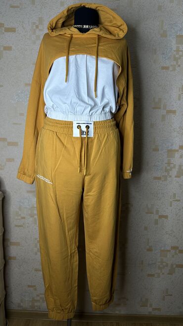 Повседневные платья: Костюм M (EU 38), цвет - Бежевый