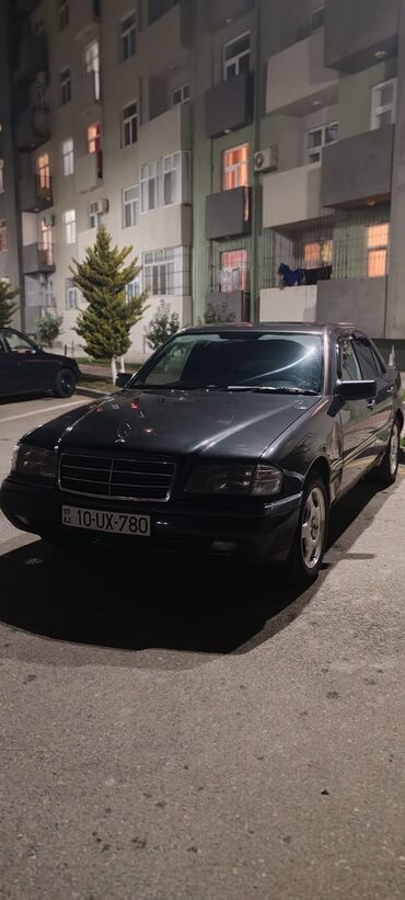 Mercedes-Benz: Mercedes-Benz 220: 2.2 l | 1994 il Sedan