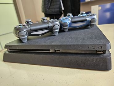 ps4 super slim: Ps 4
PlayStation 4 slim 500