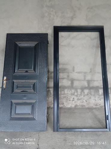padval qapisi: Mənzil üçün İşlənmiş Giriş qapısı Çərçivə ilə, Zəmanətsiz, Ödənişli quraşdırma, Ödənişli çatdırılma — 1