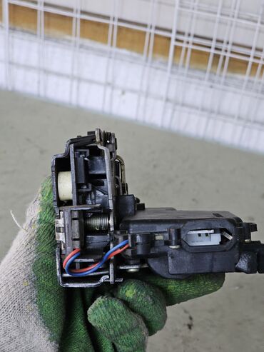 Замки: Замок двери Volkswagen 1998 г., Б/у, Оригинал, Германия — 12