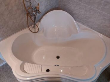 подставка для ванной: Ванна Угловая, Акрил, Б/у