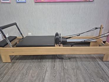 hamstr: Pilates Reformer trenajoru - Taxta karkaslı, möhkəm konstruksiya - — 2