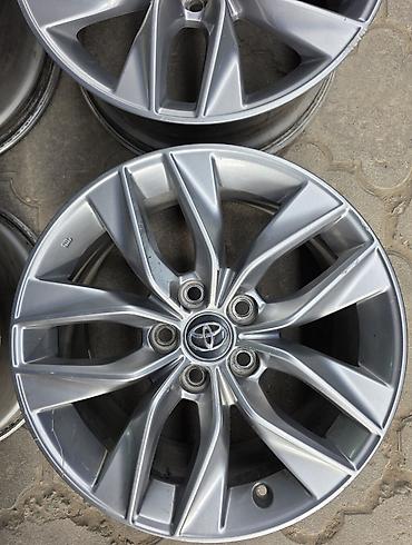 5 110: Литые Диски R 17 Toyota, Комплект, отверстий - 5, Б/у — 5