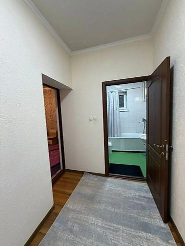 сдаю ак орго: 100 м², 3 комнаты, Ак-Орго ж/м, Только парням — 5