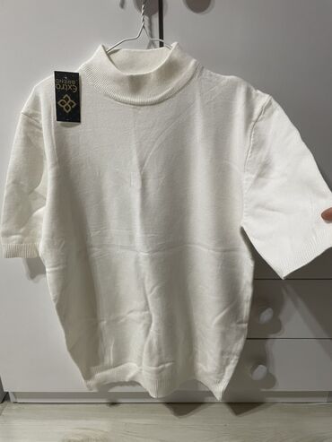 klassik koynekler: Kiwi ucun! Amma qadinlara da gedir unisex! Bilinmir! 2-3 xl razmer Ağ