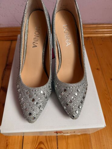 Tuflilər: Teze eyaqqabilar — 1