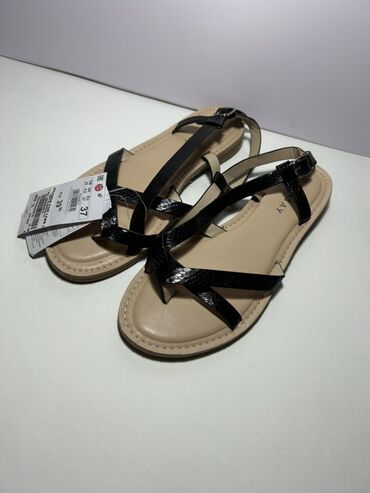 летние обувь: Босоножкалар, 37, Zara, Жаңы, түсү - Кара
