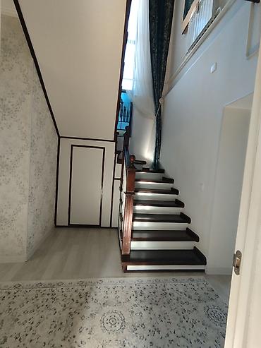 Продажа коттеджей и домов: Продается/сдается двухэтажный дом с огороженным двором — 11