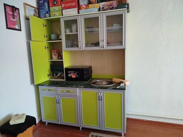бетон арык: Ашкана гарнитуру, Колдонулган, түсү - Жашыл, Жыгач, Өзү алып кетүү, Акылуу жеткирүү
