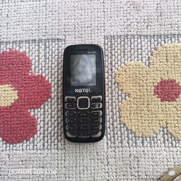 одни из нас: KGTEL KG105 düyməli mobil telefon Xüsusiyyətlər: - Klassik dizayn