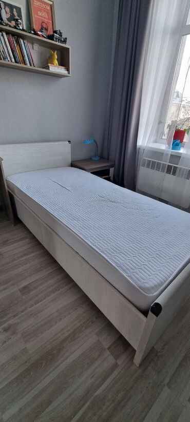 мебельная стенка: Спальный гарнитур, Односпальная кровать, Шкаф, Матрас, цвет - Белый, Б/у