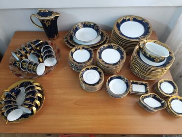 Наборы посуды: Роскошный сервиз из тонкого фарфора с кобальтовой глазурью и богатым — 1