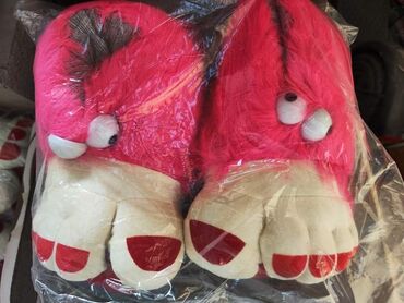 Papuče: Kucne patofne. Vise boja. Jedan dezen. Velicine su uradjene na — 8