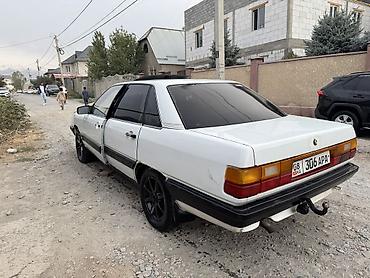 ипсум старый: Audi 100: 1986 г., 2 л, Механика, Бензин, Седан — 4