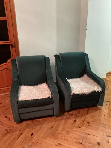 Кресло
Продаются два кресла 
 за комплект