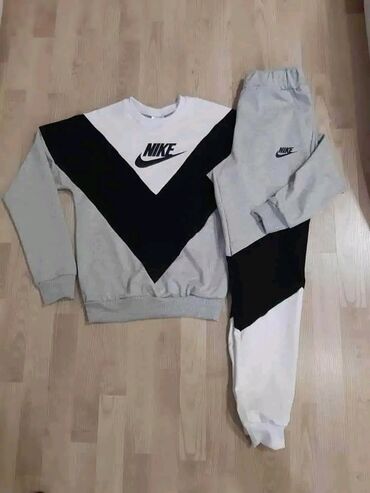 nike majca: S (EU 36), M (EU 38), L (EU 40)