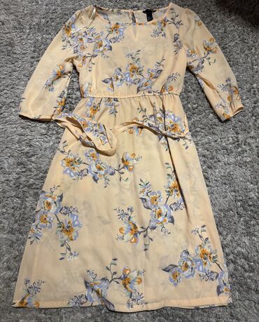 Haljine: H&M M (EU 38), L (EU 40), bоја - Šareno, Kratkih rukava