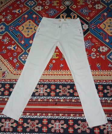 Другие аксессуары: Белые лёгкие прямые штаны на лето и весну сделанные из приятной и