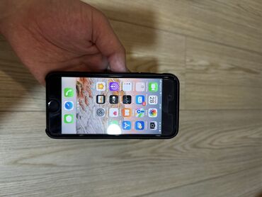 Apple iPhone: IPhone SE 2020, Б/у, 256 ГБ, Черный, Защитное стекло, Чехол, Коробка, 87 %