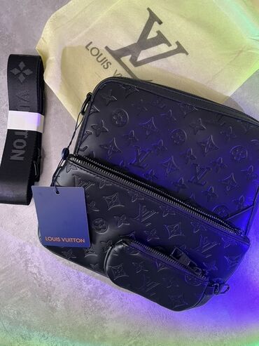 сумка для тренировок женская: Сумка Louis Vuitton в комплекте из нескольких модулей: - Основная