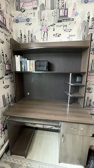 study table: Компьютерный стол, Б/у, С полками — 3