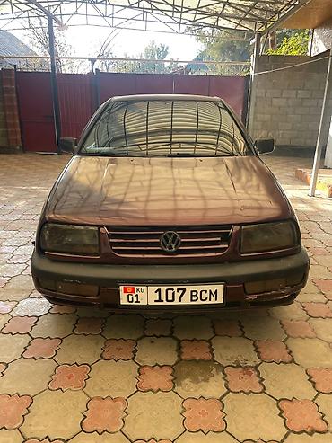 от венто: Volkswagen Vento: 1994 г., Седан — 1