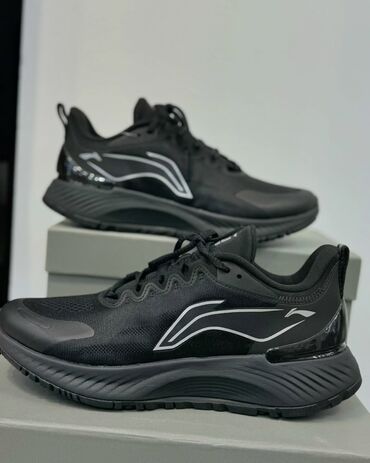 часы спортивные противоударные водонепроницаемые: Черный li-ning,есть в наличии размеры от 38 до 46, бесплатная доставка