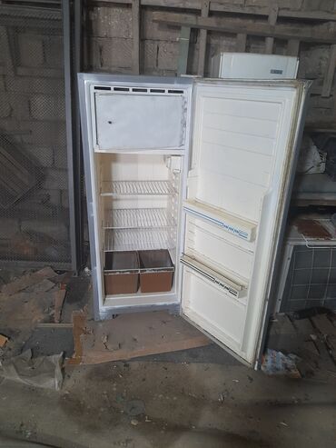 Другая техника для кухни: Birqapılı məişət soyuducusu 90 azn - Yuxarıda ayrıca kiçik dondurucu