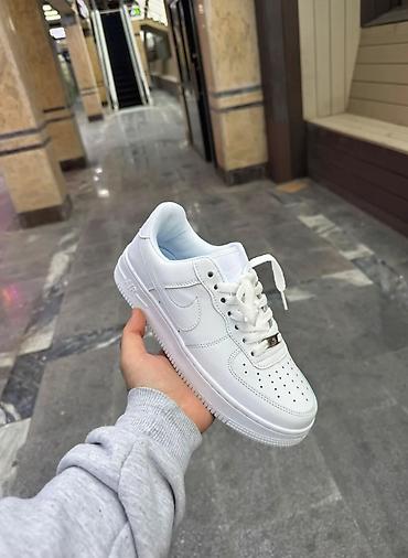 кроссовки в баку: Ağ rəng premium air force - Material: hamar sintetik dəri üst hissə — 1