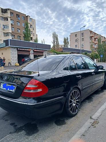 320: Mercedes-Benz E 320: 3.2 l | 2003 il Sedan — 3